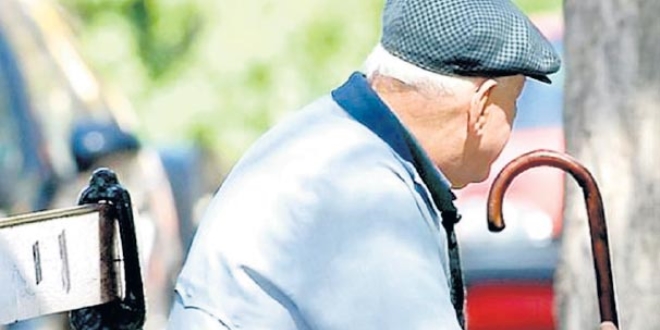 30 Yıldan Fazla Çalışan Emekliye 7500 Lira İkramiye!