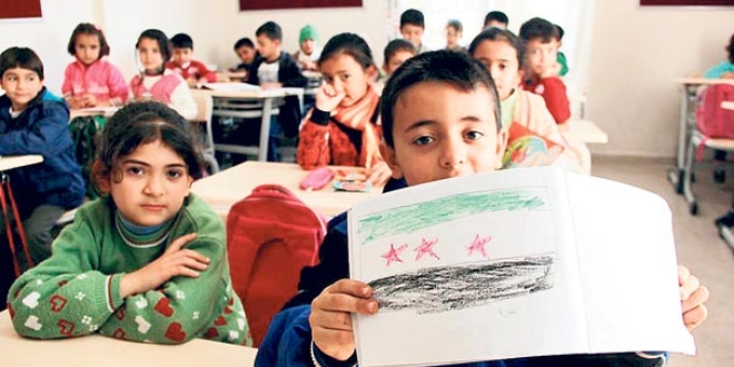 Atanamayan Öğretmenler Suriyelileri Eğitecek