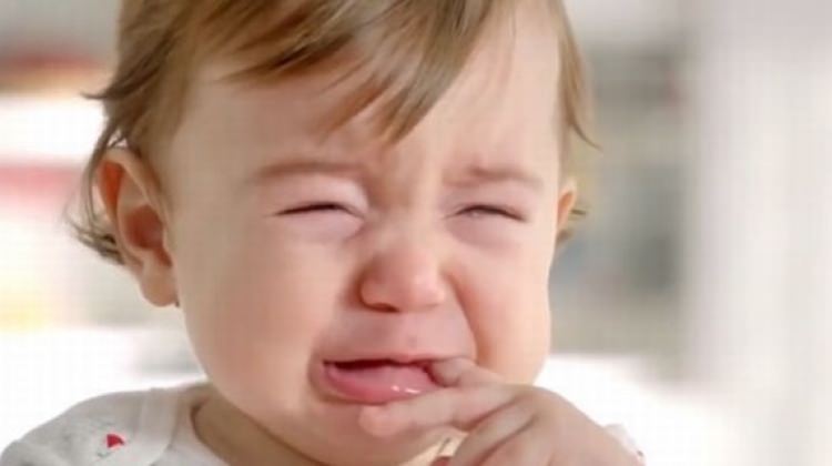 Ağlayan Çocuğunuzu Televizyonla Susturmayın!