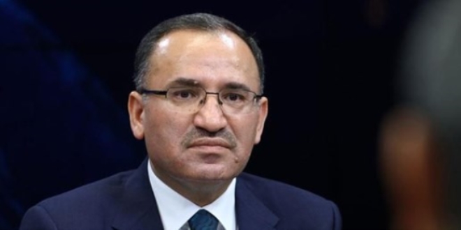 Bekir Bozdağ: “Bedelli Askerlikte Yaş ve Bedel Belirlenip Adım Atılacak”