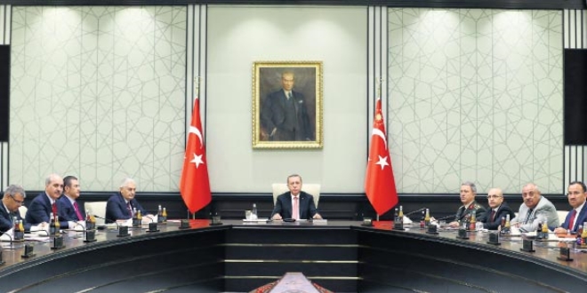 OHAL Kalkıyor, KHK’lar Kalıyor