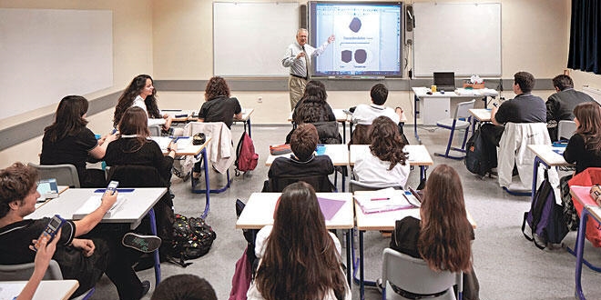 Özel Okulda Ücret Tartışması, Veliler Ne Yapmalı?