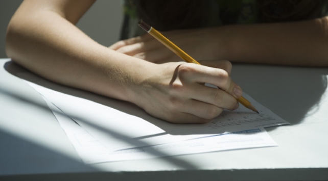 Dr. Şekerel, Maske İle Sınava Girecek Olan Öğrencilere Uyarılarda Bulundu